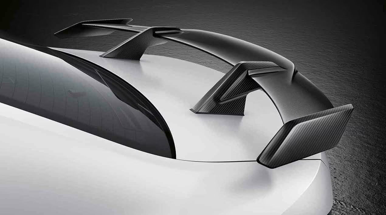 BMW M Performance Heckspoiler Carbon durchströmt